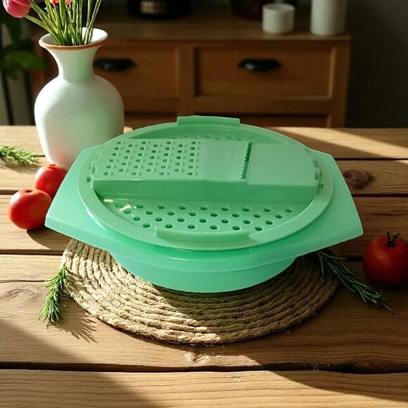 Tupperware Cheese Grater Slicer Bowl 787 3  786 4 Jadeite Green No Lid Vintage - Picture 1 of 16